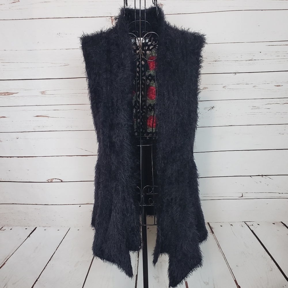 SoHo Chick Vintage Fuzzy Vest w/Floral Crochet